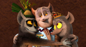KJN205_01191208_EPLOG_RGB B
King Julien gives a lemur hug to his longlost parents, Princess Julienne (Angelica Huston), and Prince
Barty (John Michael Higgins) in Season 3 of All Hail King Julien, premiering on Netflix June 17.