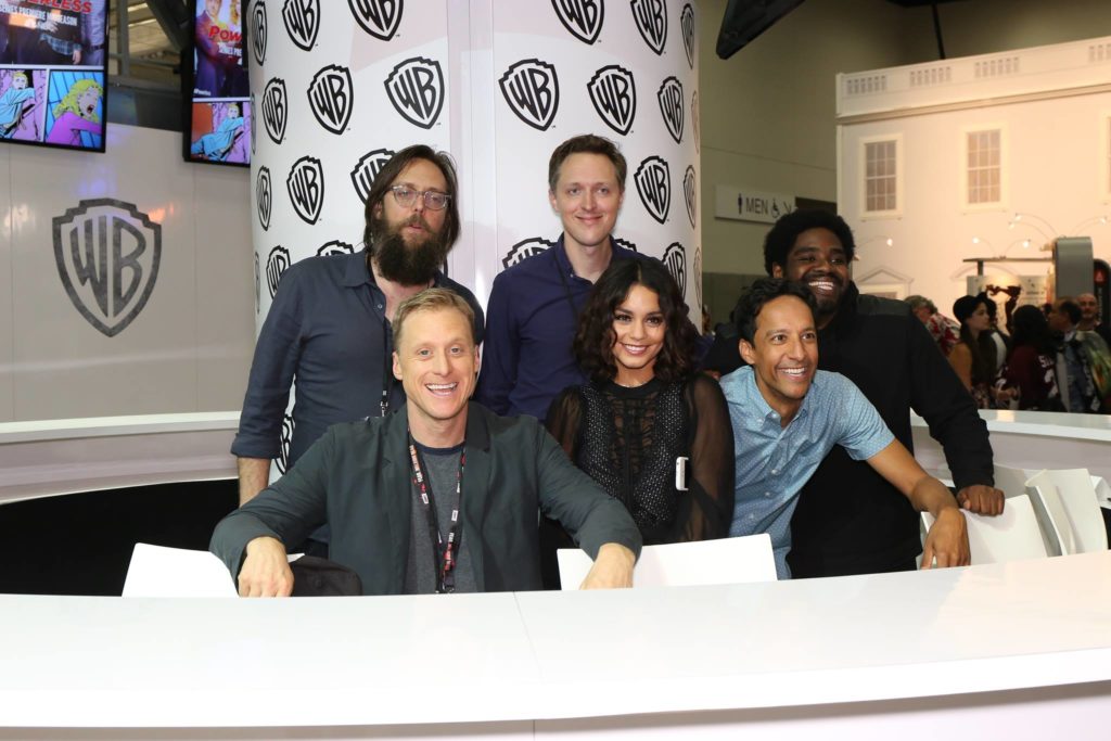 Stars and producers of POWERLESS pose for fans at the Warner Bros. booth on Friday, July 22 at Comic-Con. #WBSDCC ( © 2016 WBEI. All Rights Reserved)