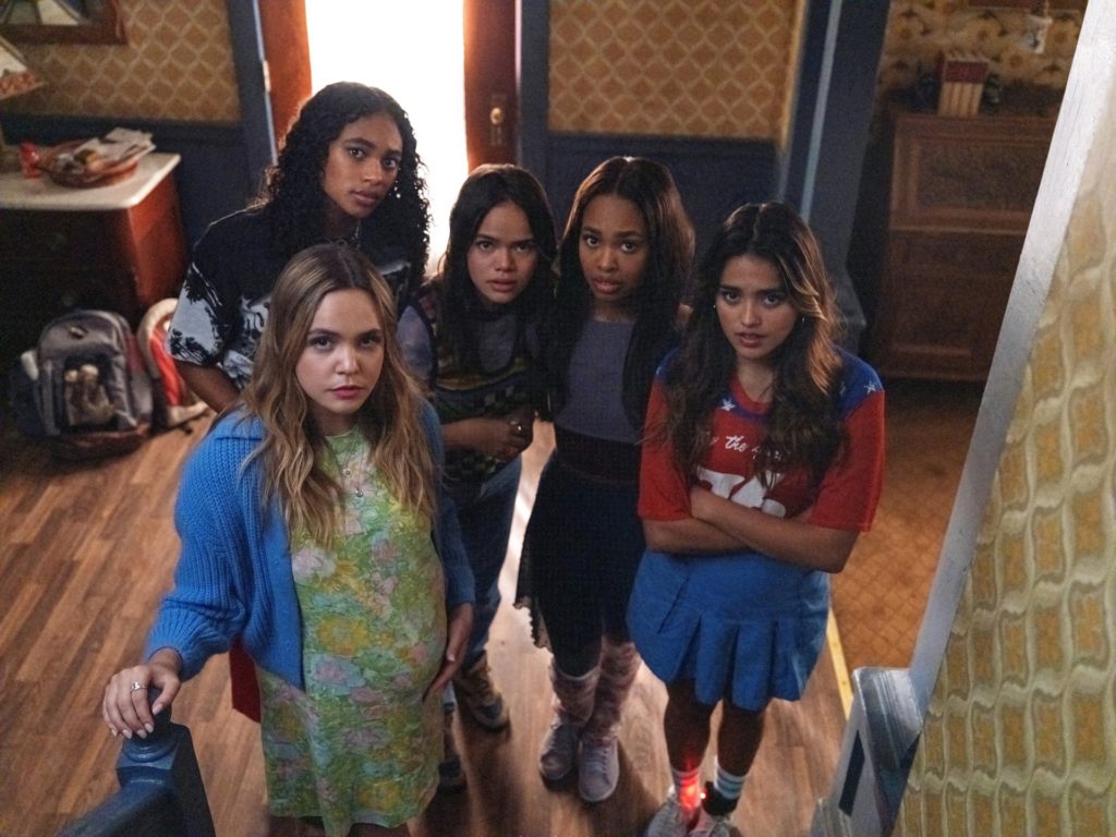 Pretty Little Liars: Original Sin - Bailee Madison, Chandler Kinney, Malia Pyles, Zaria, Maia Reficco Pretty Little Liars: Original Sin - Bailee Madison, Chandler Kinney, Malia Pyles, Zaria, Maia Reficco