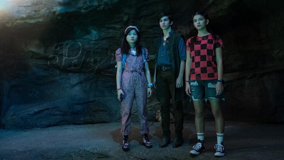 Miya Cech, Spencer Hermes-Rebello and YaYa Gosselin in “Surfside Girls,” premiering August 19, 2022 on Apple TV+..jpg.large