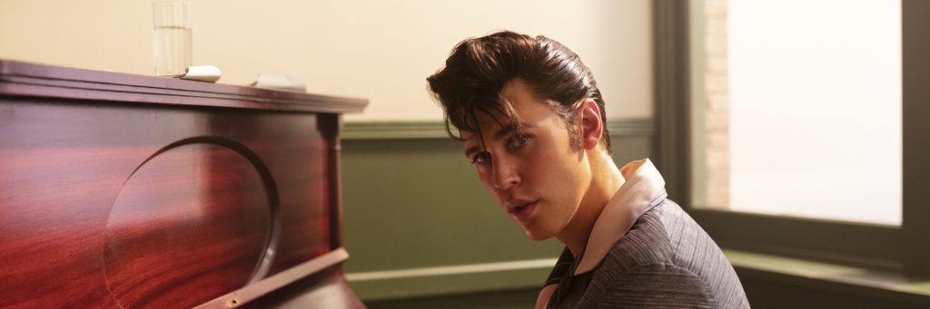 Elvis - Photocred_ Hugh Stewart _0