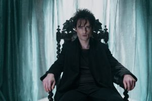 TheSandman_Unit_03646RC The Sandman. Tom Sturridge as Dream in episode 101 of The Sandman. Cr. Liam Daniel/Netflix © 2022