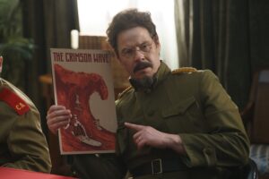 History of the World, Part II -- Episode 102 -- Judas betrays Jesus; Shirley Chisholm makes a big announcement. General Grant finds himself in trouble and Marco Polo meets Kublai Khan. Leon Trotsky (Ike Barinholtz), shown. (Photo by: Greg Gayne/Hulu)